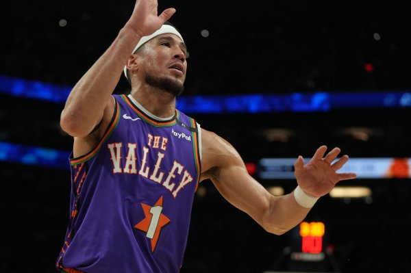 Huấn luyện viên Suns: Booker c