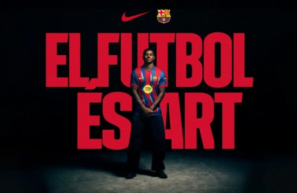 Barcelona ra mắt áo đấu thứ tư